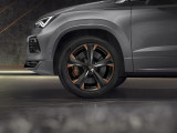  19' Machined wheel in lightweight alloy with sporty black and copper finish 