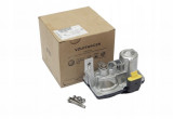 Original OEM exhaust flap actuator designed for vehicles equipped with 1.4 TDI, 1.6 TDI and 2.0 TDI engines. The actuator controls the exhaust flap located behind the catalytic converter and helps optimize exhaust gas flow and engine operation.  Product F