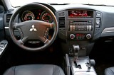 3766-b-Mitsubishi_Pajero_2007_radio